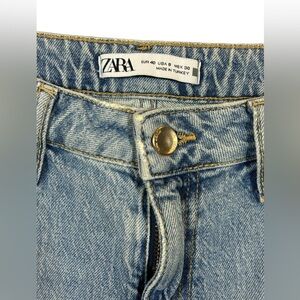 Zara High-Rise Straight Leg Jeans - Unique Split Hem Detail